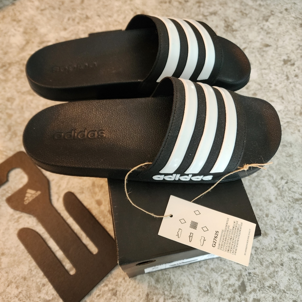 Adidas Adilette Sandals - kids 6
